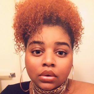 Meet your Posher, Maya